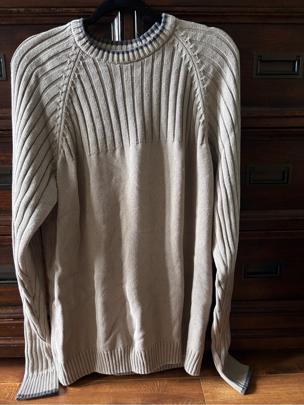 Columbia Men's Beige Crewneck knit Sweater with Ribbed Yoke in size XL